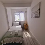 Modern 3 Bedroom Apartments - London Docklands