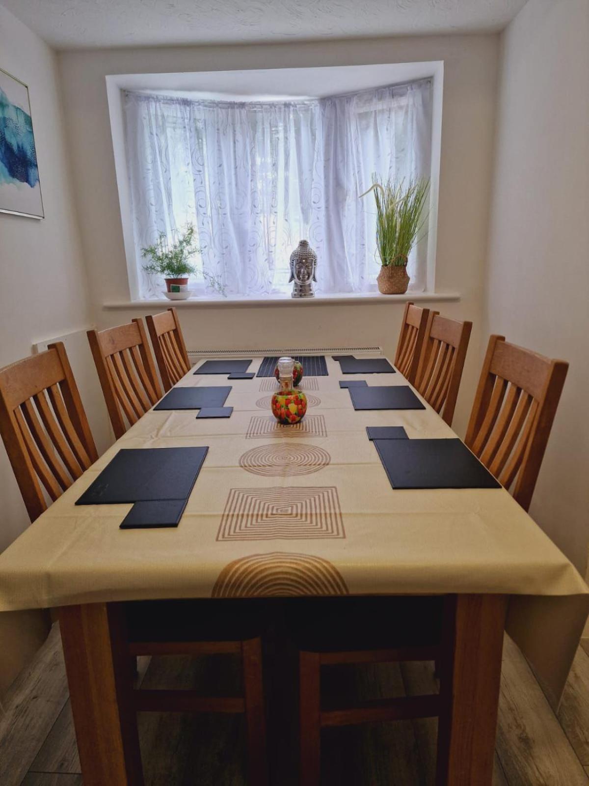 Modern 3 Bedroom - Docklands Londra
