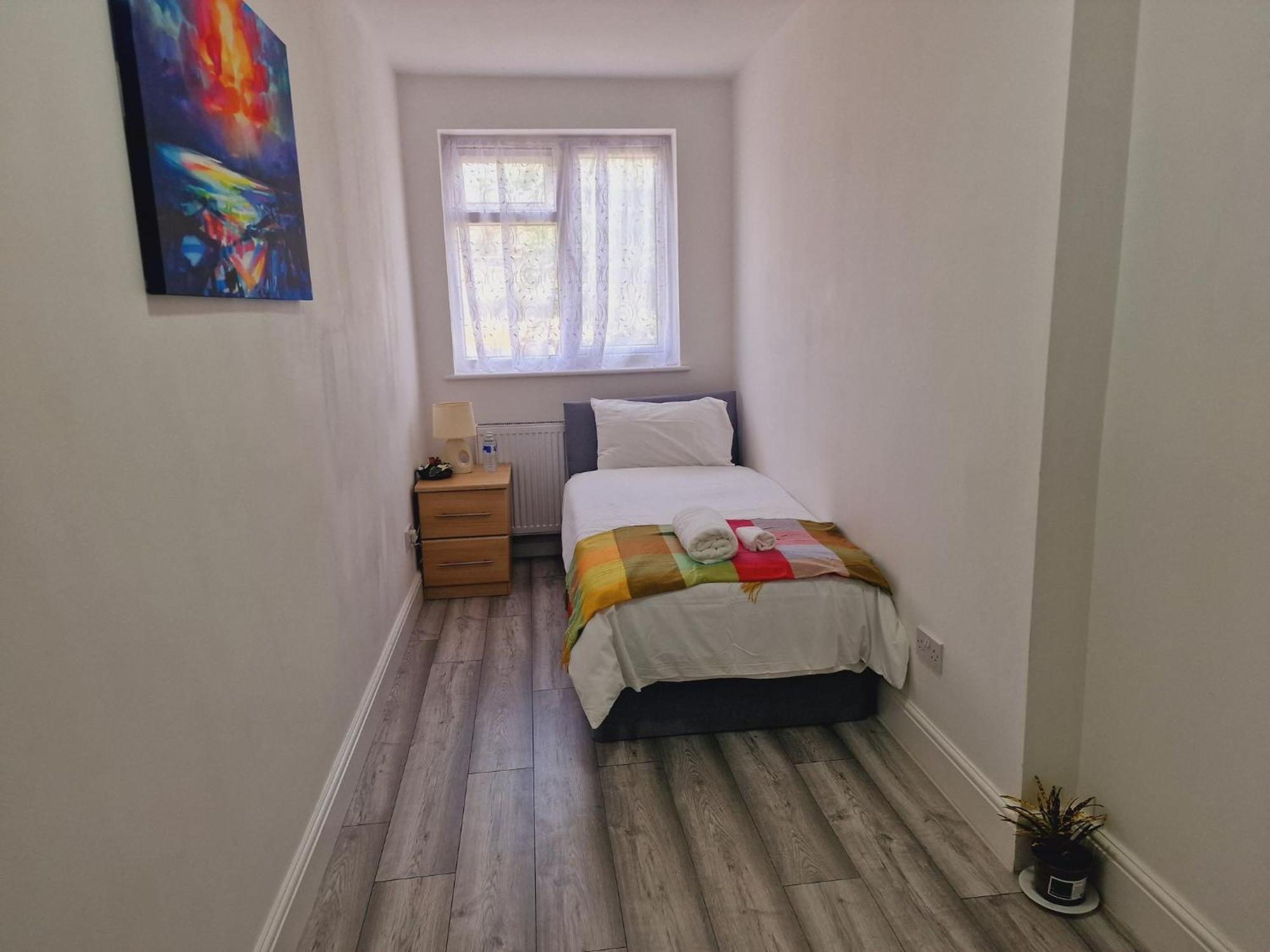 Modern 3 Bedroom - Docklands *