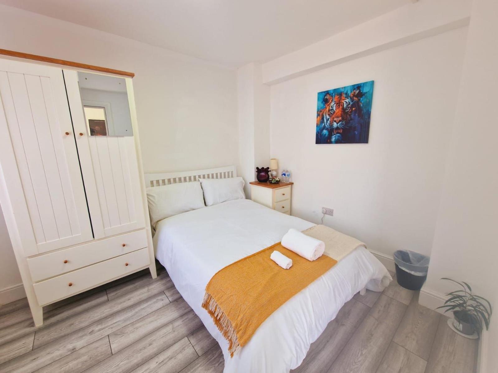 Modern 3 Bedroom - Docklands