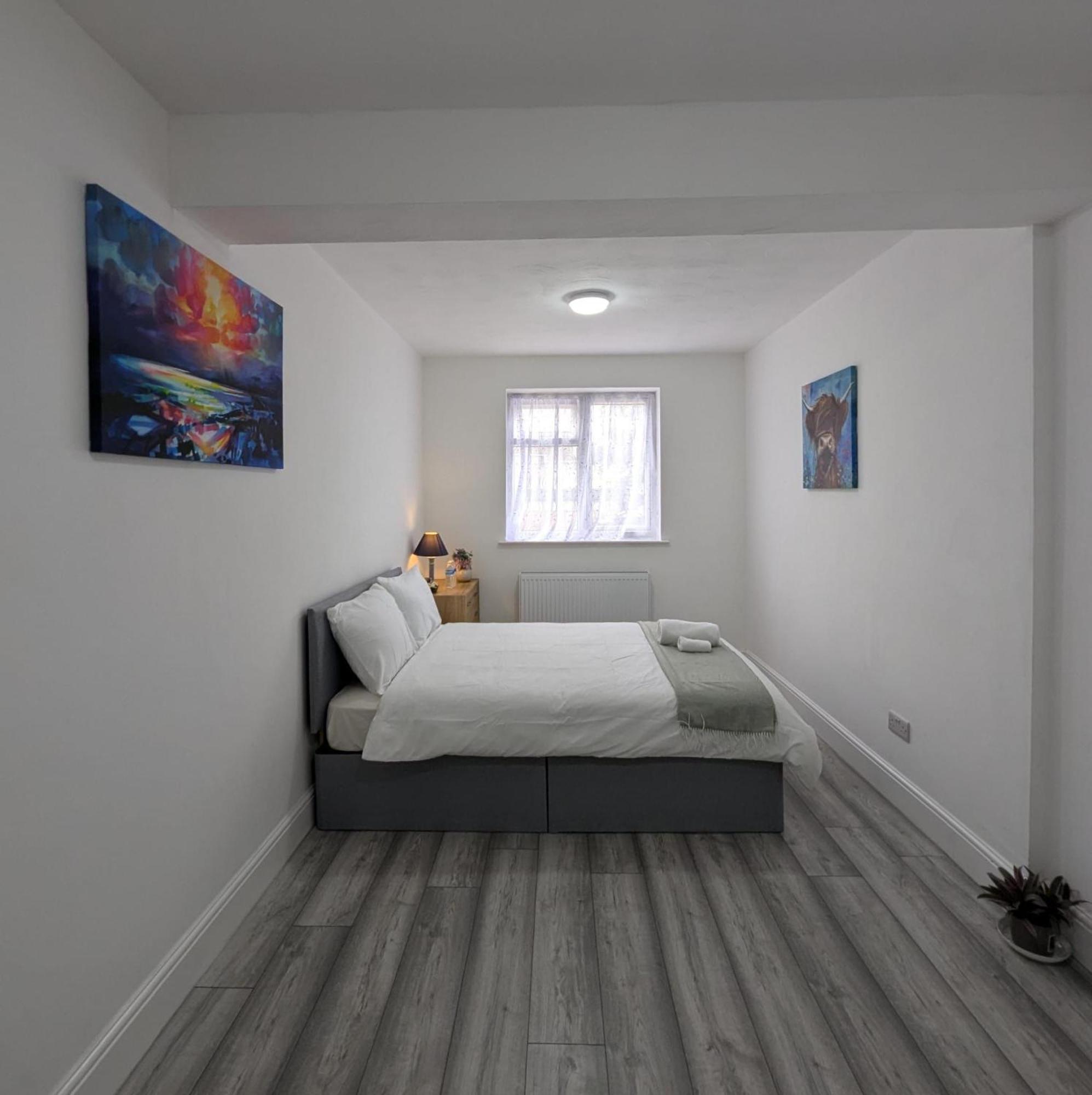 Modern 3 Bedroom - Docklands